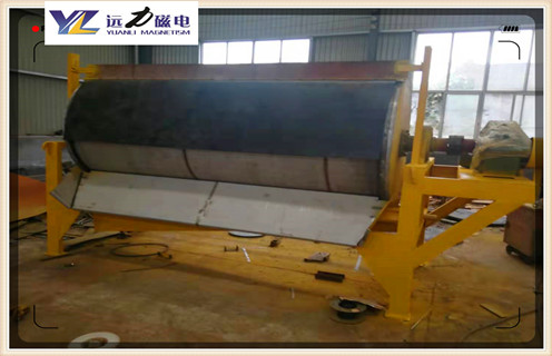 小型濕式磁選機(jī)，小型濕式磁選機(jī)發(fā)展更加輝煌_小型濕式磁選機(jī)發(fā)展更加輝煌的個(gè)性化發(fā)展_釩鈦鐵礦小型濕式磁選機(jī)發(fā)展更加輝煌型號(hào)參數(shù)及磁場(chǎng)強(qiáng)度