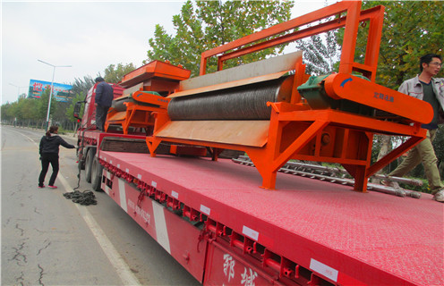 濕式磁選機(jī)，濰坊濕式磁選機(jī)的銷(xiāo)售中注意售后服務(wù)_濰坊濕式磁選機(jī)的銷(xiāo)售中注意售后服務(wù)生產(chǎn)廠家_釩鈦鐵礦濰坊濕式磁選機(jī)的銷(xiāo)售中注意售后服務(wù)型號(hào)參數(shù)及磁場(chǎng)強(qiáng)