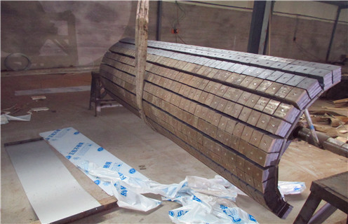 濕式磁選機(jī)，市場(chǎng)發(fā)展給濕式磁選機(jī)帶來(lái)好的發(fā)展機(jī)遇_錳礦市場(chǎng)發(fā)展給濕式磁選機(jī)帶來(lái)好的發(fā)展機(jī)遇一般是多少_生產(chǎn)廠